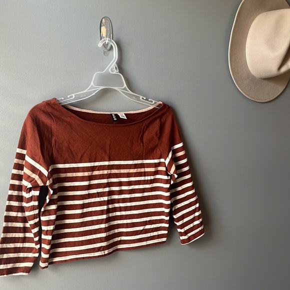 Urban Outfitters cropped 3/4 sleeve top - Picture 5 of 6